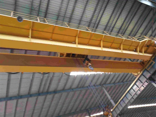 橋式起重機